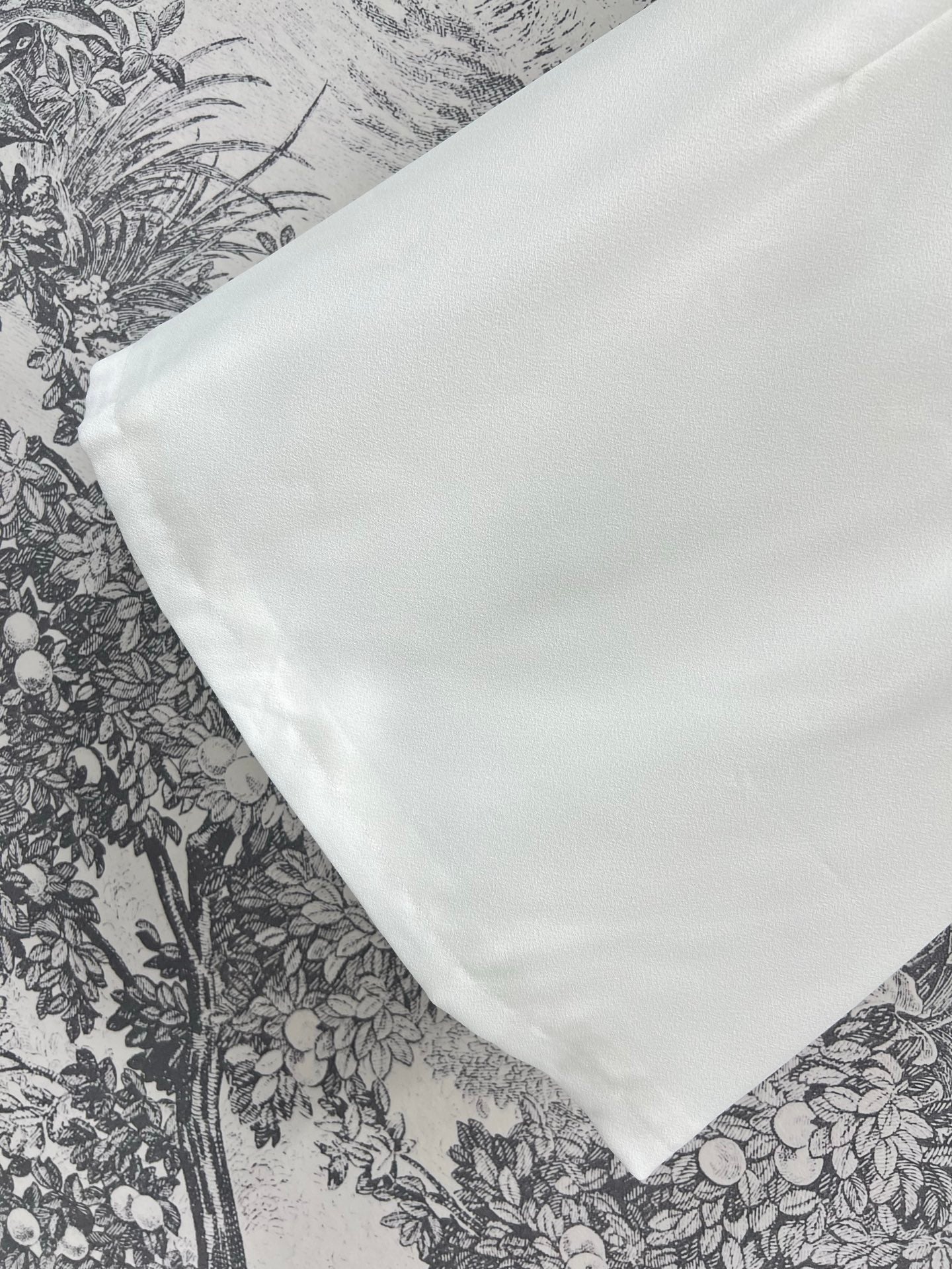 LV Classic L's Money Letter Print White Black Polyester