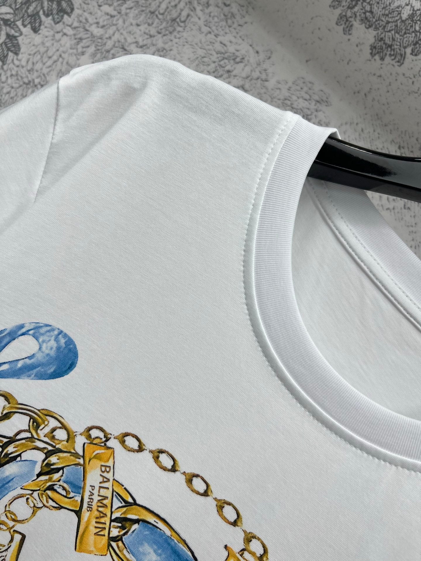 LV 25 Simple Basic Style Versatile T-Shirt White Cotton