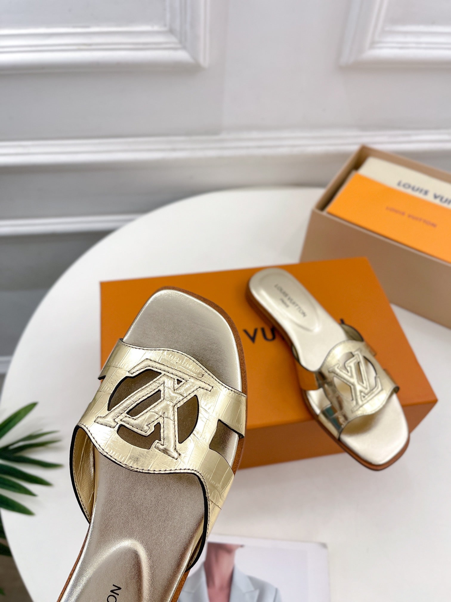 isola flat mule gold metalic calfskin