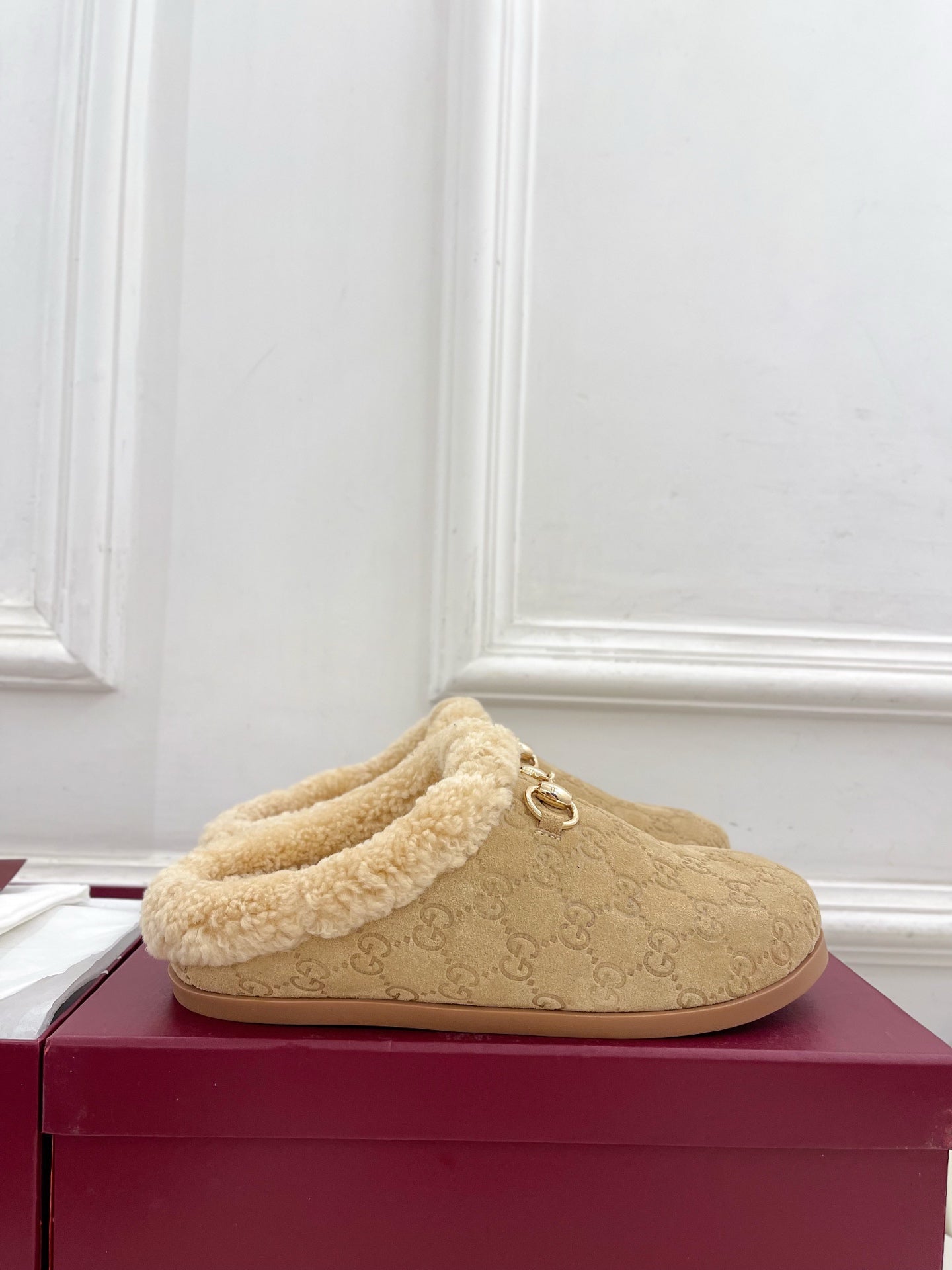 GG Horsebit Embossed Mule Beige Suede And Wool 536053