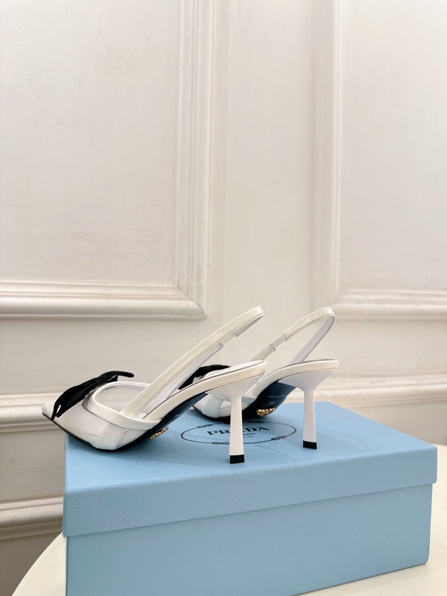 PRA 26S Pointed-Toe Slingback 75 White Mesh Sheepskin 631962