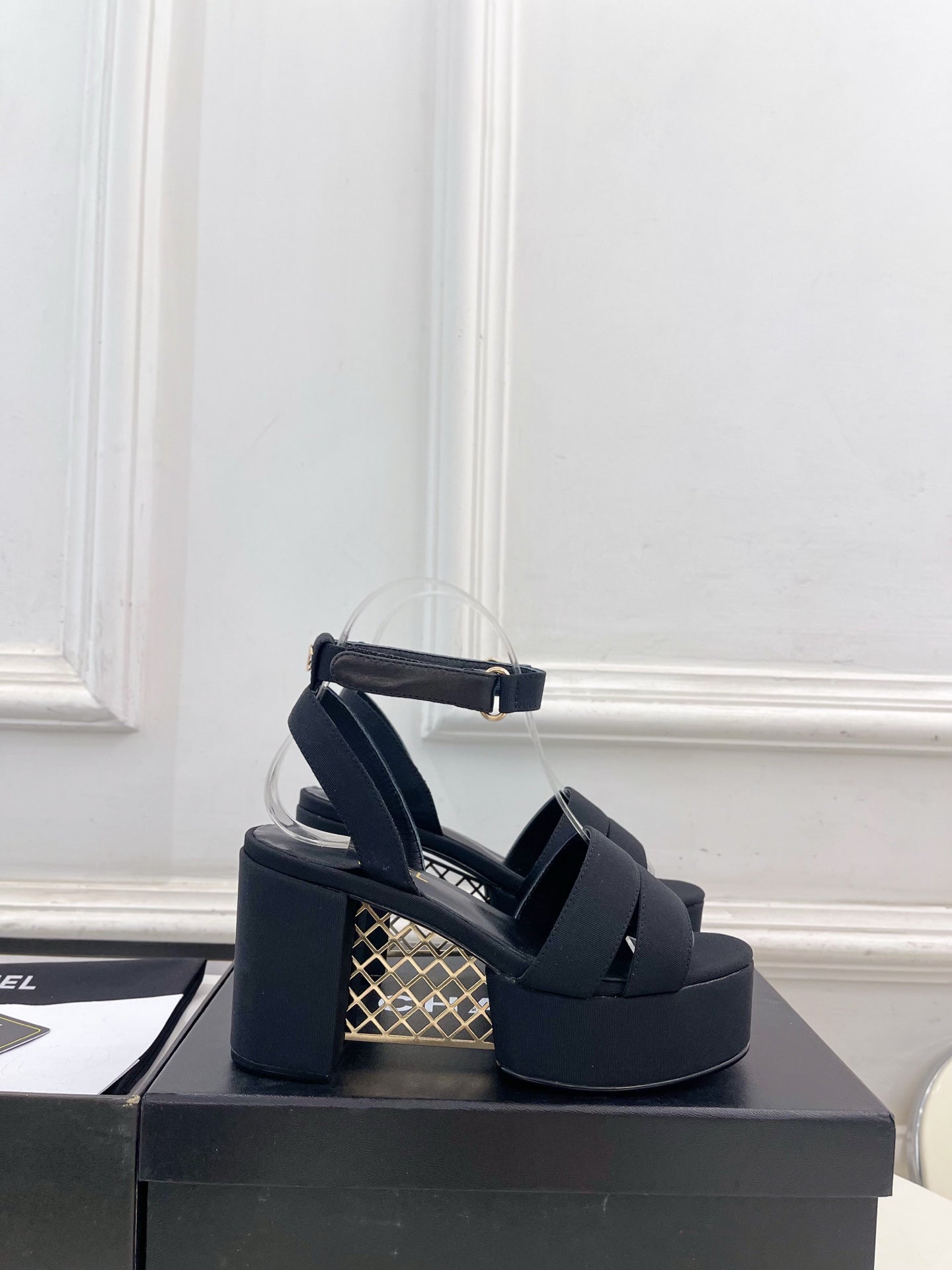 CC 26s HighHeeled Platform Sandals 85 Black Striped Fabric 631870