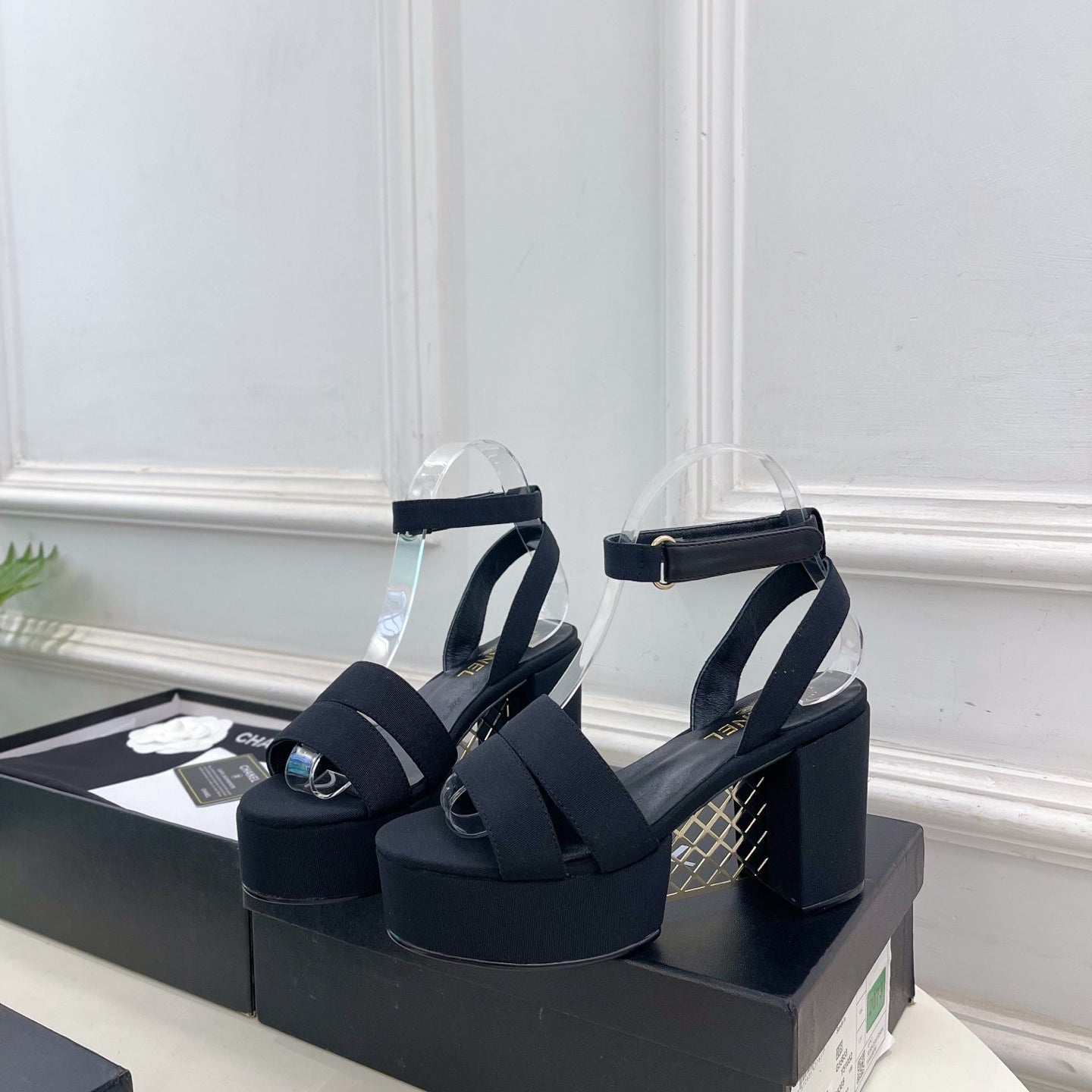 CC 26s HighHeeled Platform Sandals 85 Black Striped Fabric 631870