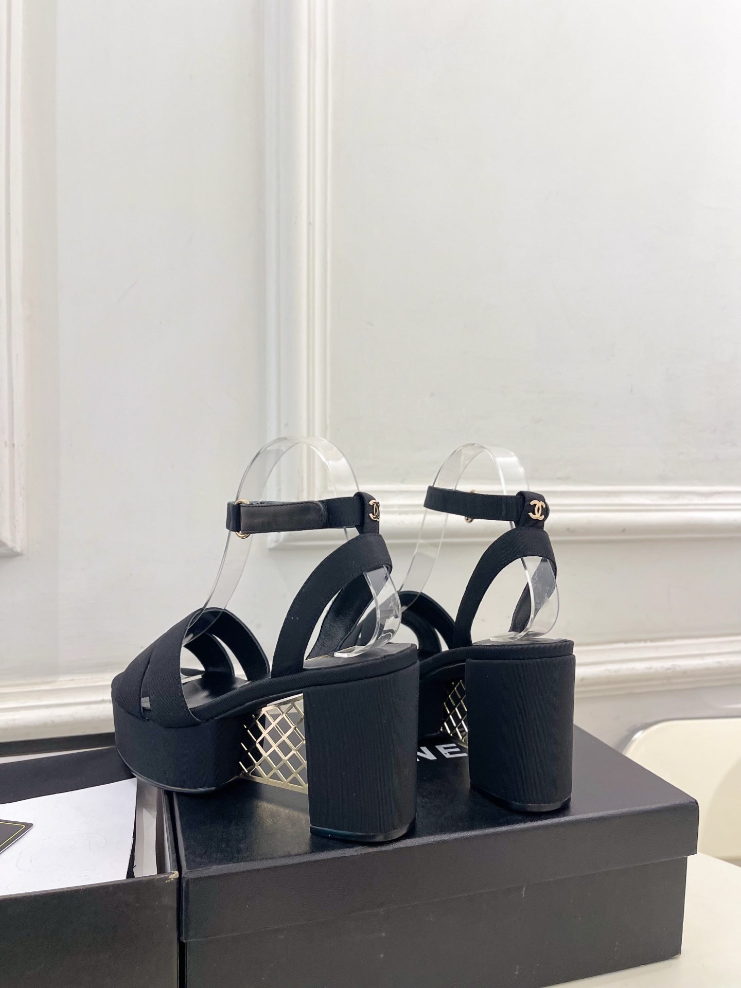 CC 26s HighHeeled Platform Sandals 85 Black Striped Fabric 631870