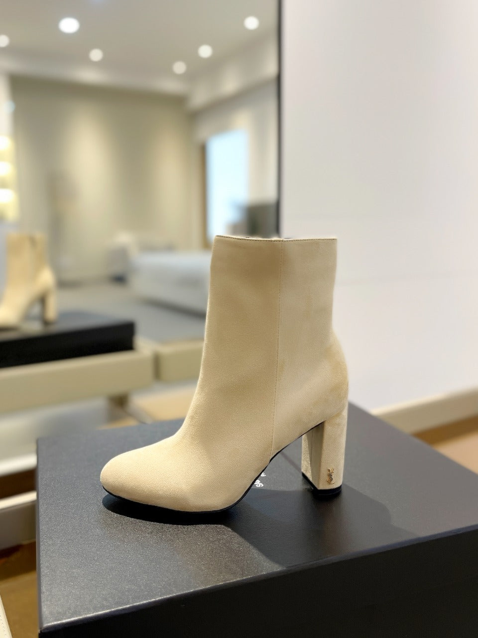 SL HONORÃ‰ BOOTIES FLAX SUEDE