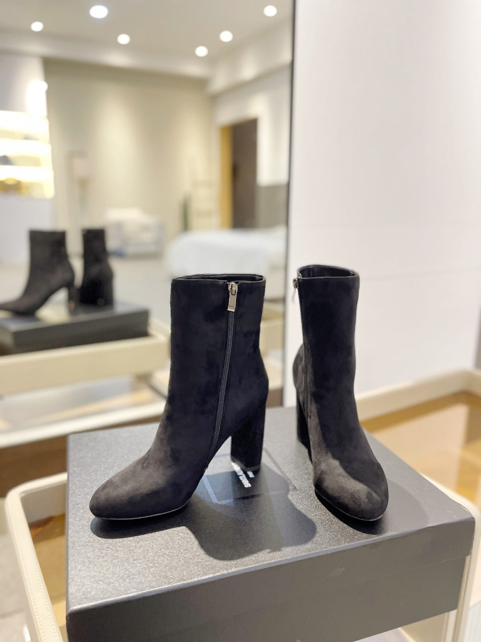 SL HONORÃ‰ BOOTIES BLACK SUEDE