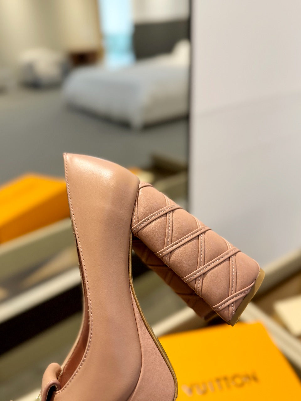 LV Shake Pump 120mm Nude Pink Cowhide