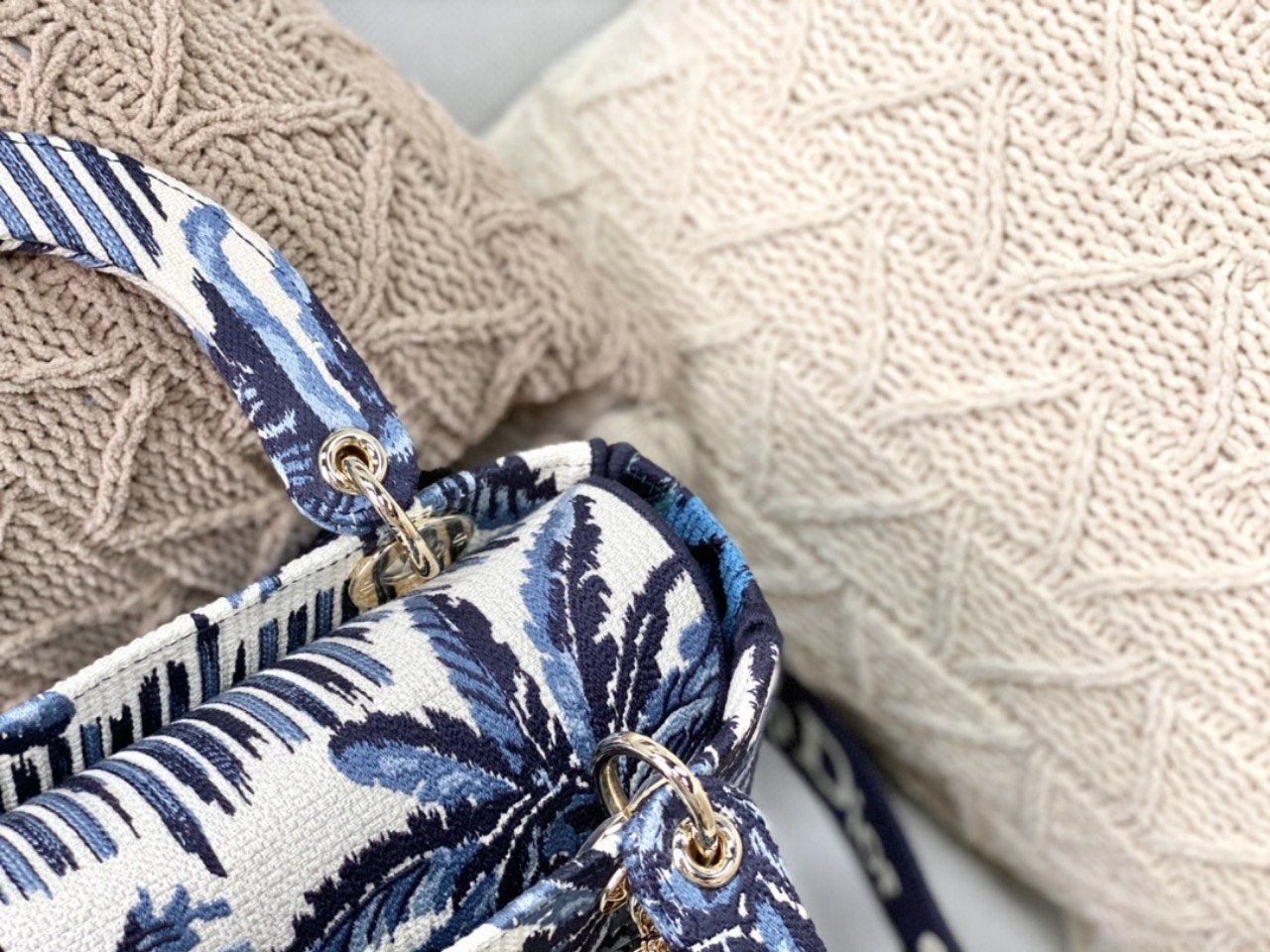 MEDIUM LADY D-LITE BLUE PALMS EMBROIDERY