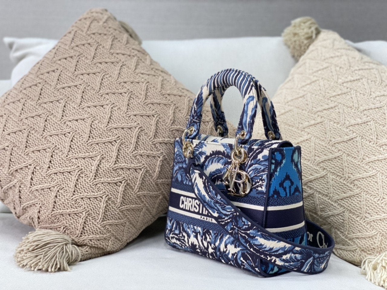 MEDIUM LADY D-LITE BLUE PALMS EMBROIDERY