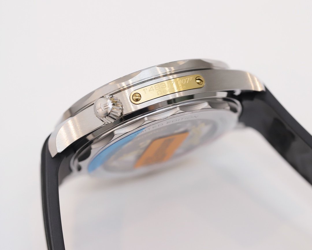 SEAMASTER DIVER 300 007 CERAMIC BEZEL STAINLESS STEEL BLACK DIAL