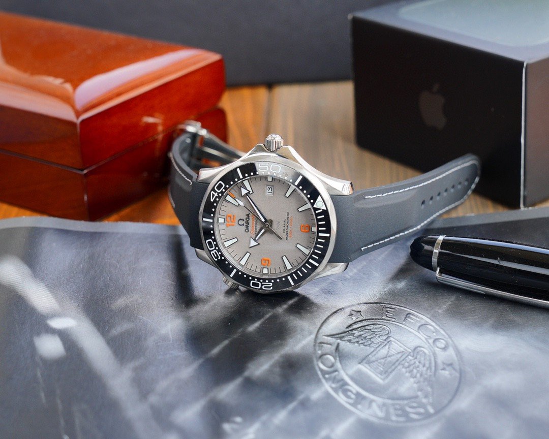 SEAMASTER PLANET OCEAN 600M RUBBER STRAP